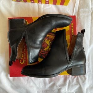 Jeffrey Campbell black ankle booties. Size:9